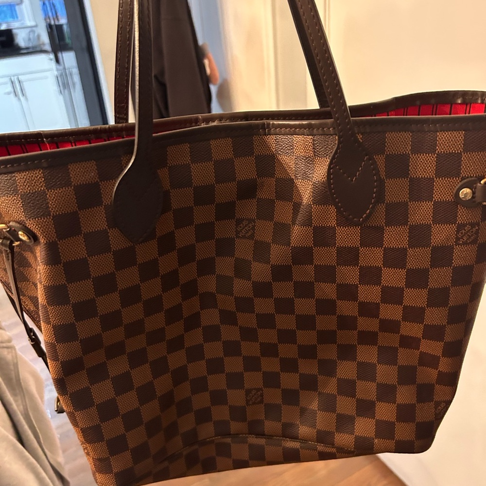 Louis Vuitton Neverfull MM - Barely Used